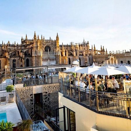 Eme Catedral Mercer Hotel Sevilla Kültér fotó The roof terrace of the hotel