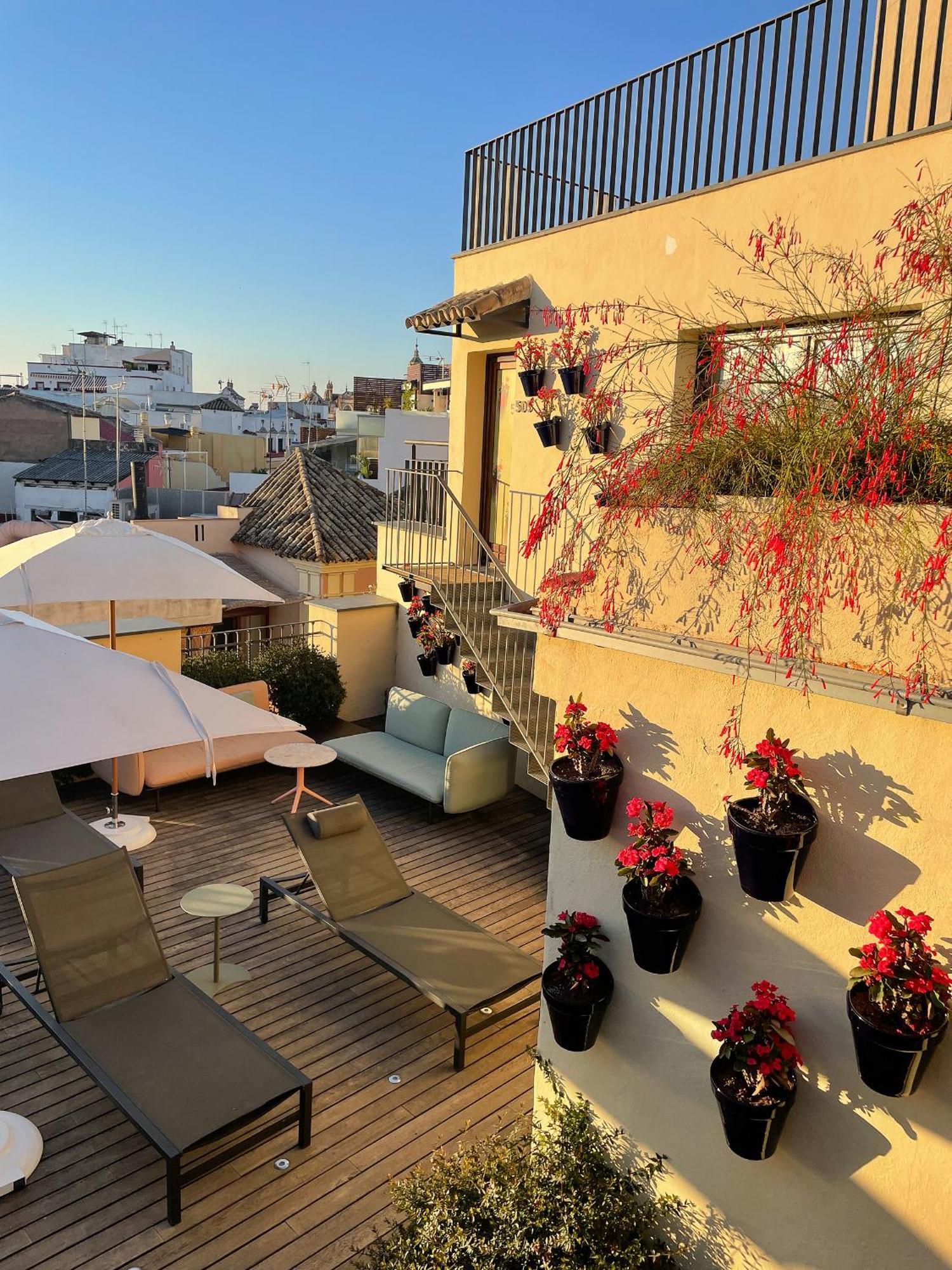 Eme Catedral Mercer Hotel Sevilla Kültér fotó Rooftop terrace