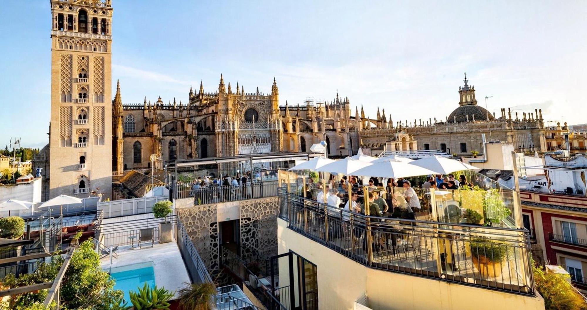 Eme Catedral Mercer Hotel Sevilla Kültér fotó The roof terrace of the hotel